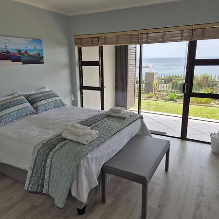 Sage At Whale Cove - Sea Facing Apartment De Kelders Luaran gambar