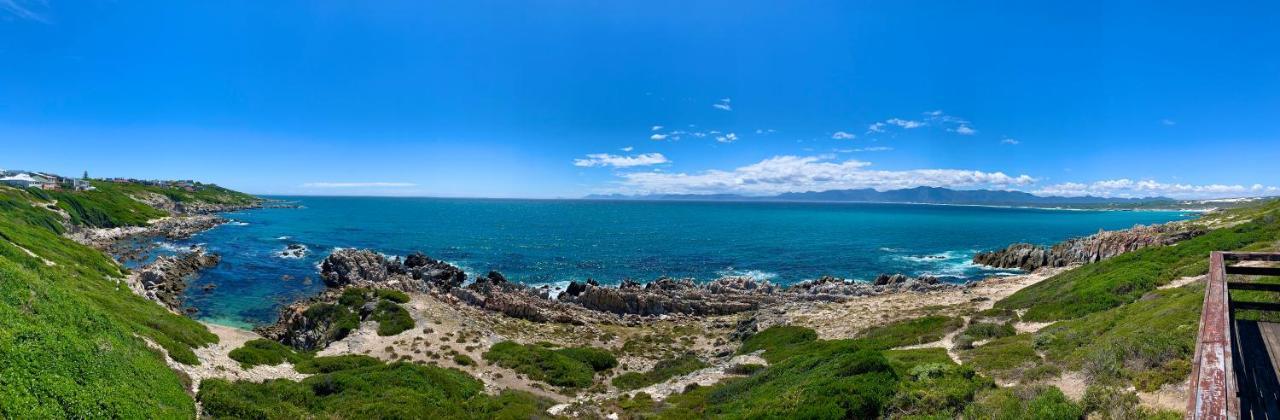 Sage At Whale Cove - Sea Facing Apartment De Kelders Luaran gambar