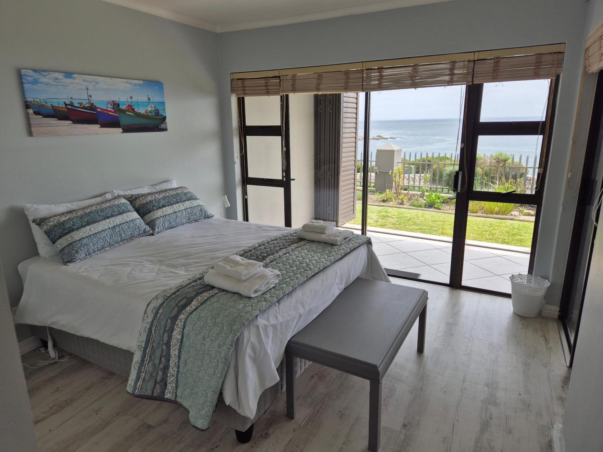 Sage At Whale Cove - Sea Facing Apartment De Kelders Luaran gambar